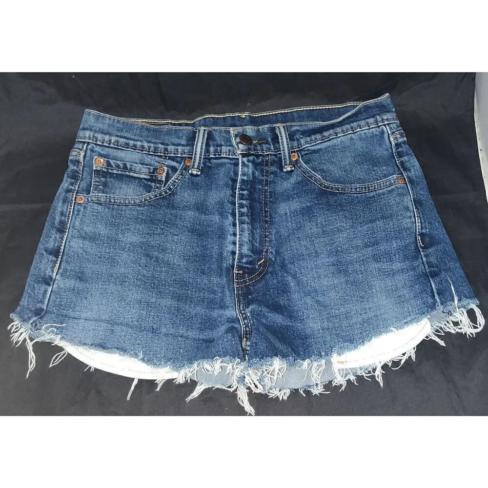 Levi's 505 jean shorts frayed hem Size 32 x 30 Sexy Summer SEE MEASUREMENTS!